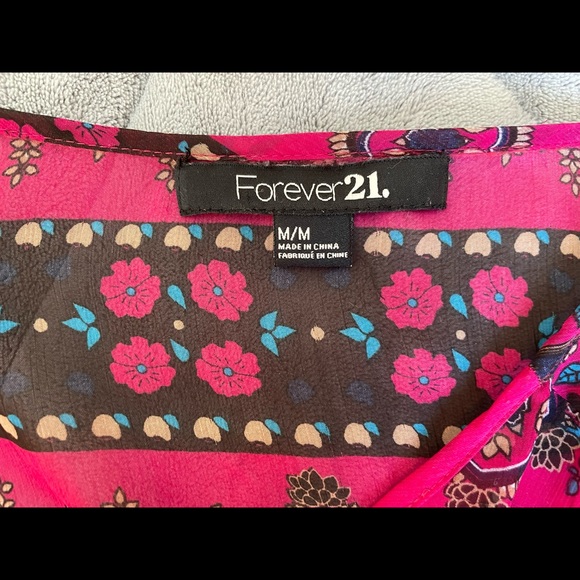 Forever 21 Sheer floral cinched batwing blouse - Picture 4 of 5